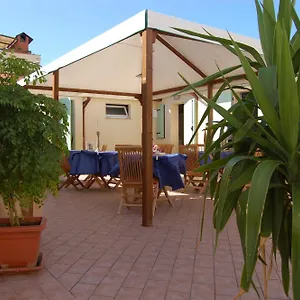 Gasthof La Papaya, Marina Di Pisa